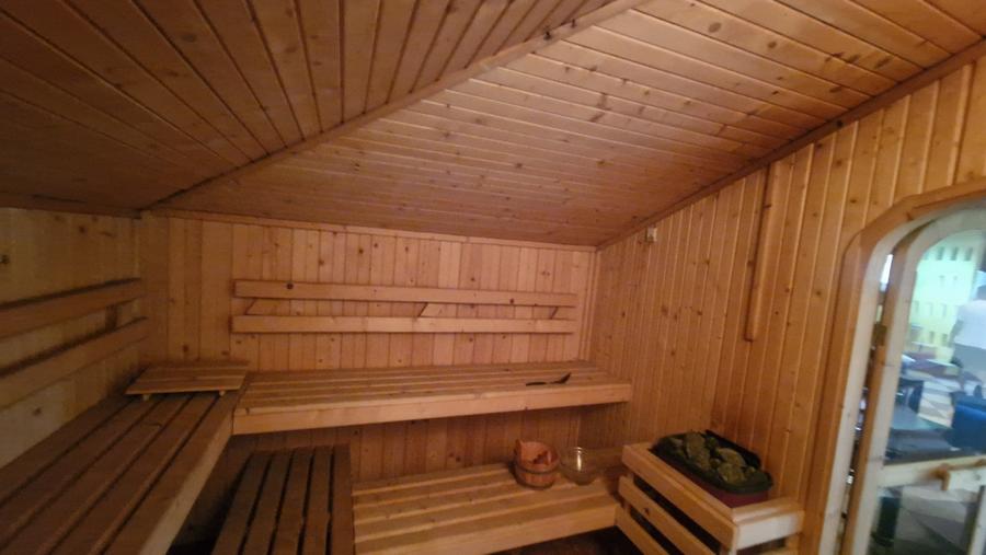 Casă individuală cu 5 camere cu Piscina în Pieptănari