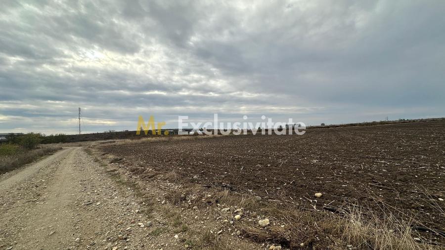 Teren agricol extravilan de 16105 mp, în Rătești