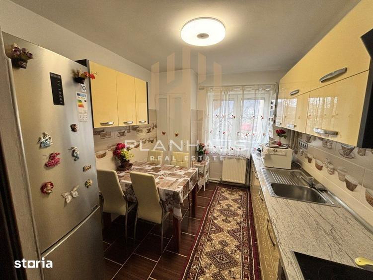 Apartament cu 3 camere semidecomandat, mobilat în Traian