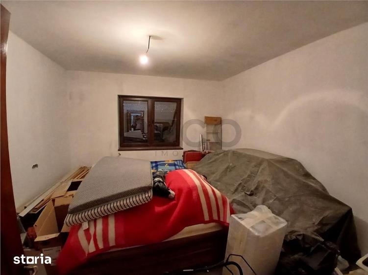 Casă cu 4 camere cu Teren 1439 Mp în Girișu de Criș