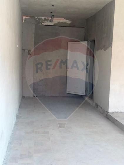 Spațiu comercial, de 330 mp, în Pianu de Jos