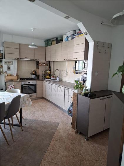Apartament cu 2 camere decomandat în Dâmbovița