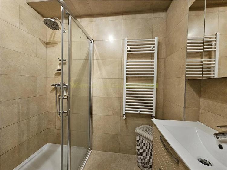 Apartament cu 2 camere semidecomandat în Schei
