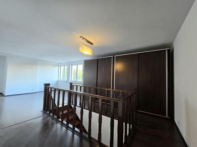 Apartament cu 6 camere nedecomandat, mobilat în Moșilor