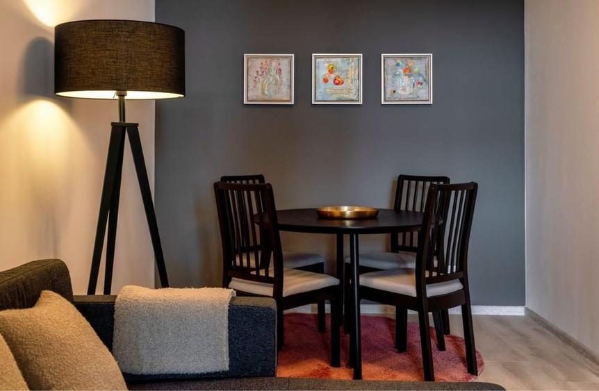 Apartament cu 2 camere decomandat în Cățelu