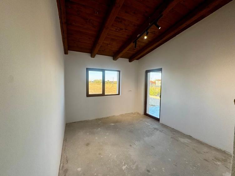 Casă individuală cu 5 camere cu Teren 652 Mp în Nojorid