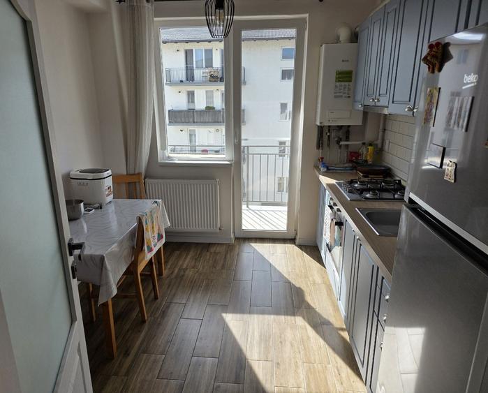Apartament cu 2 camere semidecomandat în Florești