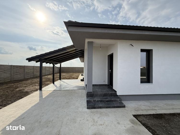 Casă cu 4 camere cu Teren 580 Mp în Sânmihaiu Român