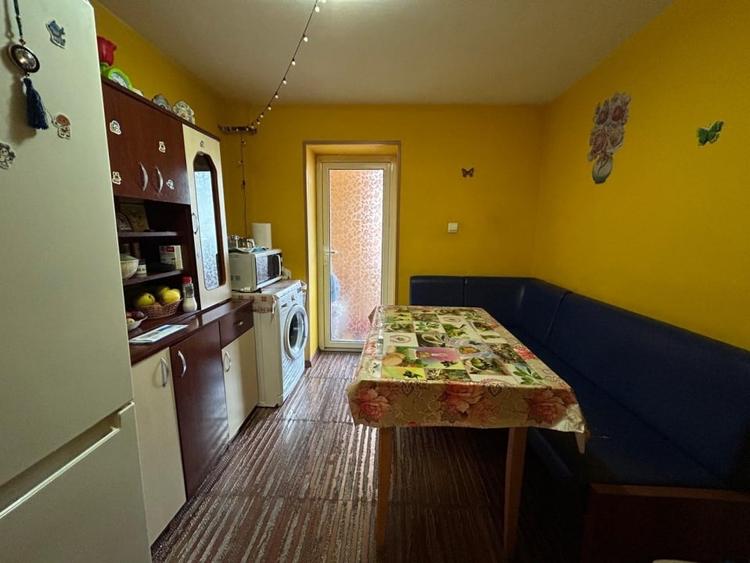 Apartament cu 3 camere semidecomandat în Hipodrom