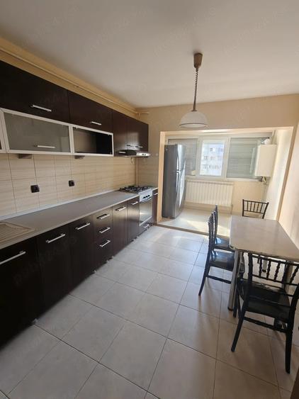 Apartament cu 3 camere decomandat în Ultracentral