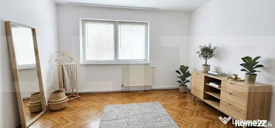 Apartament cu 3 camere decomandat în Simeria