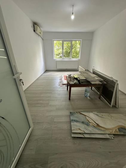 Apartament cu 3 camere decomandat în Obor