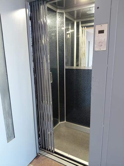Apartament cu 3 camere semidecomandat în Grădina Icoanei
