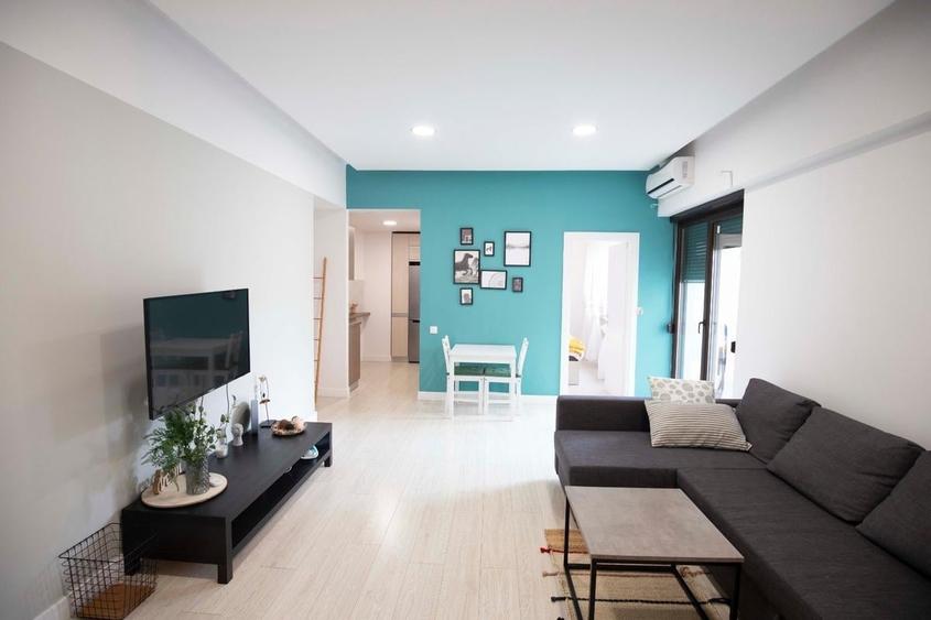 Apartament cu 2 camere semidecomandat în Calea Victoriei