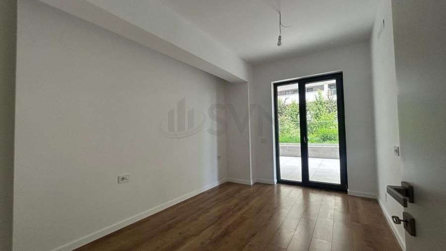 Apartament cu 3 camere decomandat în Barbu Văcărescu