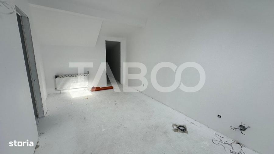 Apartament cu 3 camere decomandat în Industrial Vest