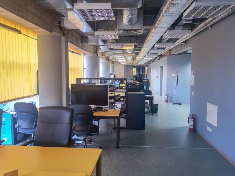Birou, de 206 mp, în Universitate
