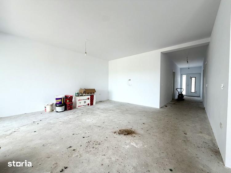 Casă cu 3 camere cu Teren 576 Mp în Sânandrei