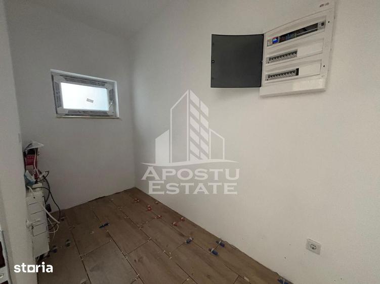 Casă cu 5 camere cu Teren 440 Mp în Dumbrăvița