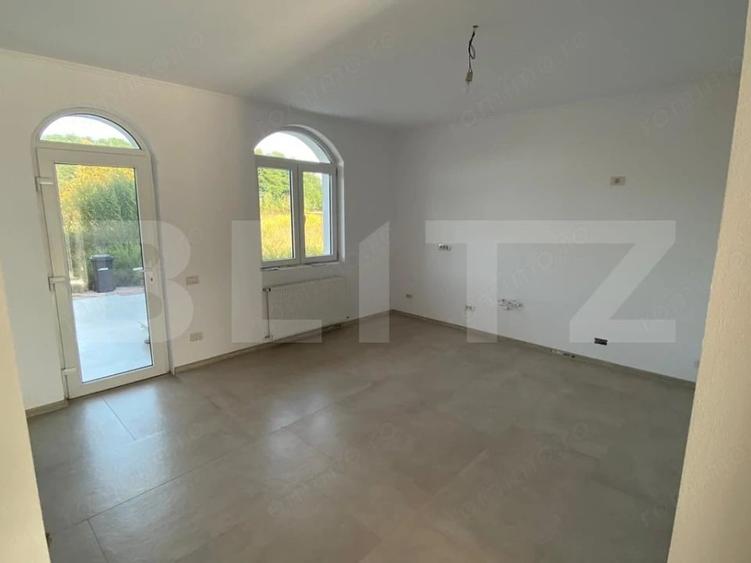 Casă cu 5 camere cu Teren 1000 Mp în Oloșag