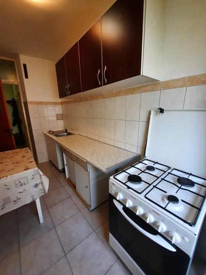 Garsonieră decomandată în Tei