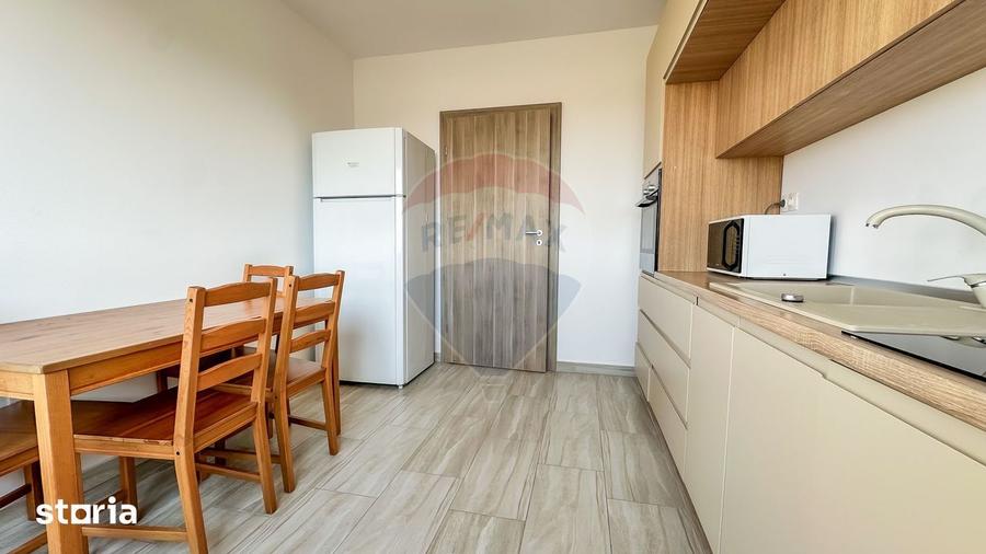 Apartament cu 3 camere decomandat, mobilat în Central