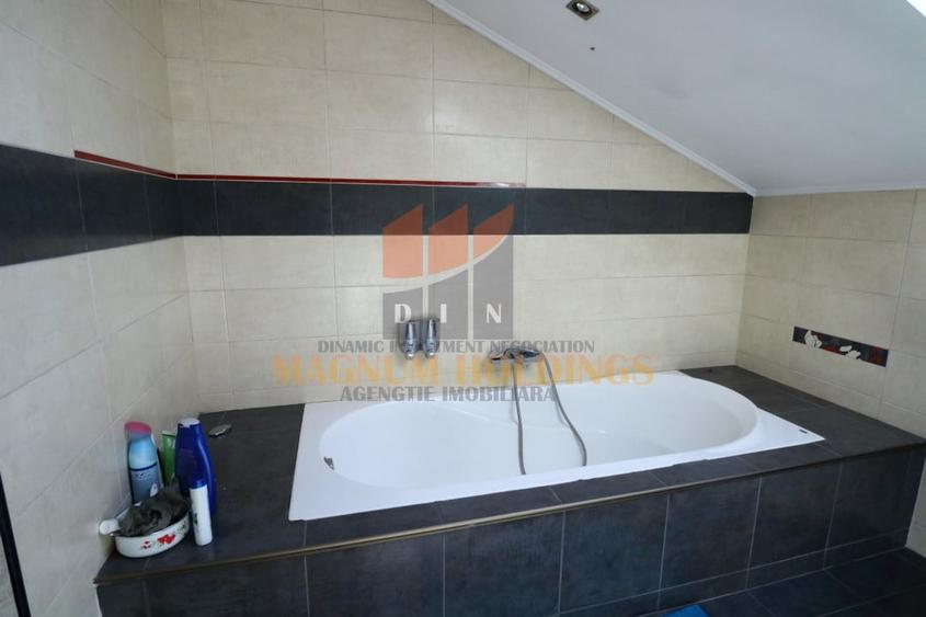 Casă individuală cu 4 camere cu Piscina în Hințești