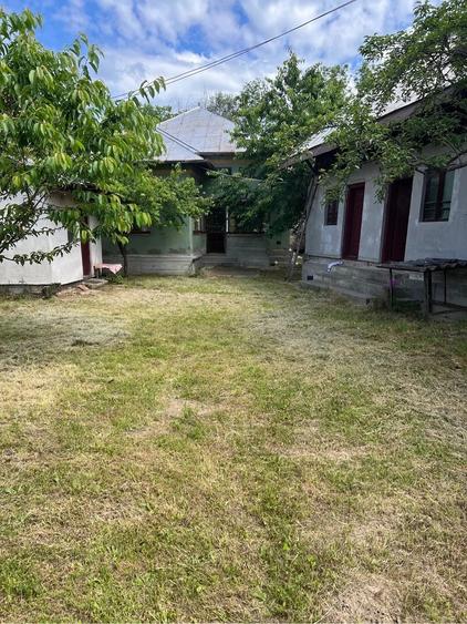 Casă cu 2 camere cu Teren 610 Mp în Central