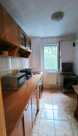 Apartament cu 2 camere semidecomandat în Podul de Piatră