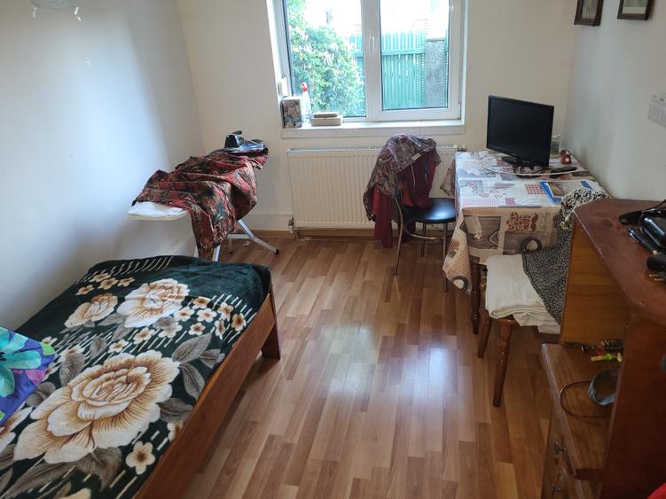 Casă individuală cu 5 camere cu Canalizare în Gara Veche