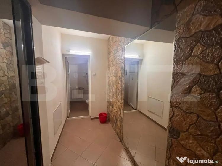 Spațiu comercial, de 248 mp, în Rovine