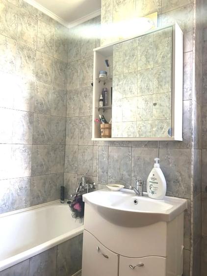 Apartament cu 3 camere decomandat în Triaj