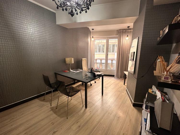 Apartament cu 3 camere semidecomandat în Herăstrău