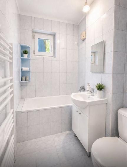 Apartament cu 3 camere, mobilat în Tei