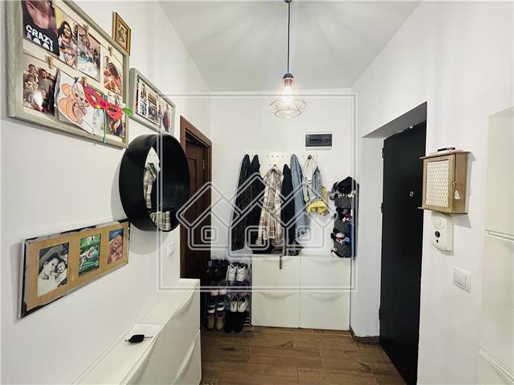 Apartament cu 3 camere nedecomandat în Șelimbăr
