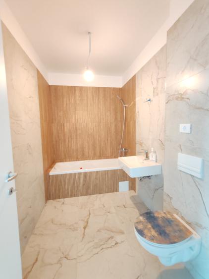 Apartament cu 2 camere semidecomandat în Sisești