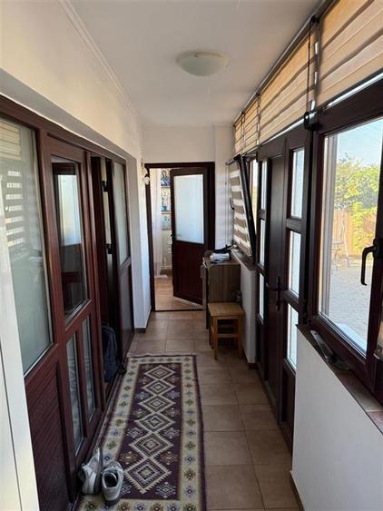 Casă individuală cu 4 camere cu Garaj în Popricani