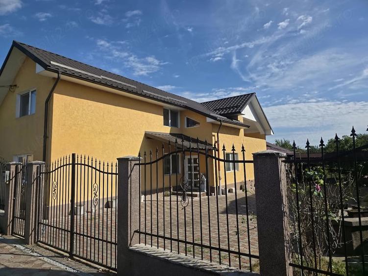 Casă cu 6 camere cu Teren 1200 Mp în Central
