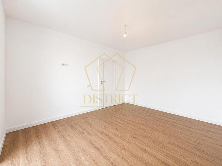 Apartament cu 4 camere decomandat în Torontalului