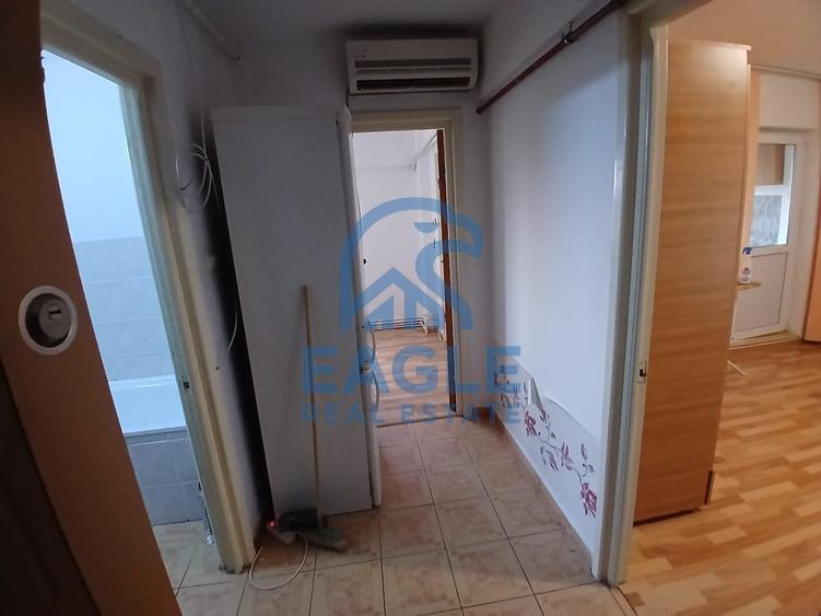 Garsonieră decomandată, mobilată în Poarta 6