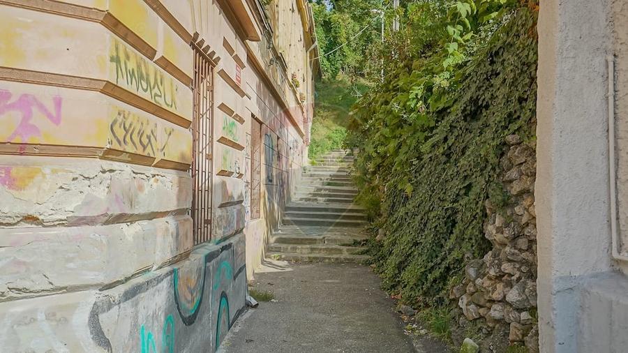 Casă cu 4 camere cu Teren 1048 Mp în Brașovul Vechi
