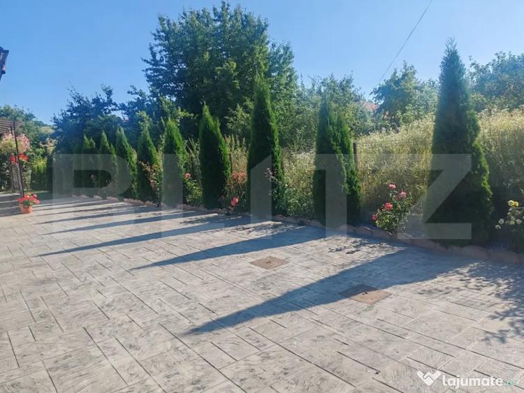 Casă cu 5 camere cu Teren 1100 Mp în Central