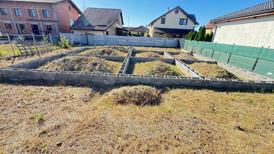 Teren Construcții intravilan de 333 mp, în Exterior Est