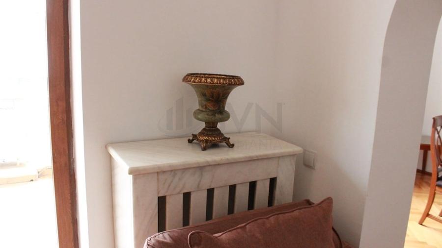 Apartament cu 4 camere decomandat, mobilat în Dorobanți