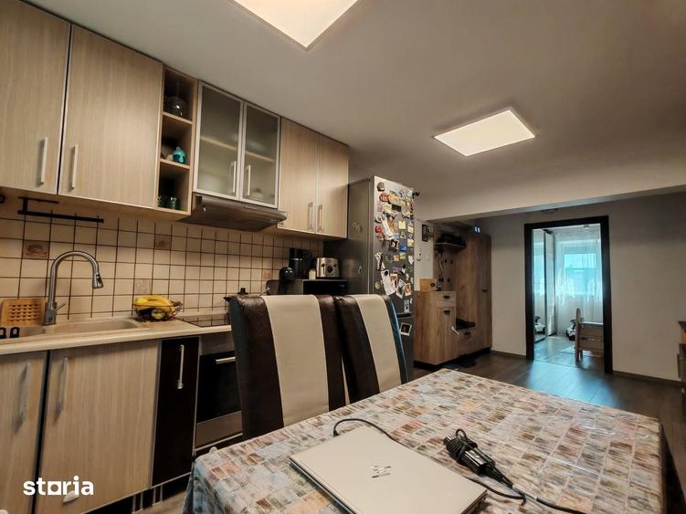 Apartament cu 3 camere decomandat în Iosia