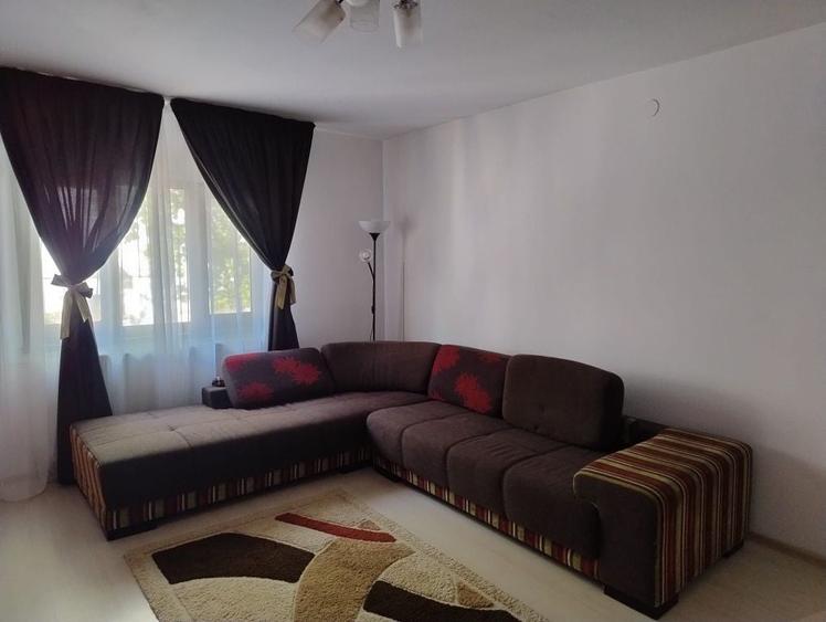 Apartament cu 2 camere decomandat în Sârbi