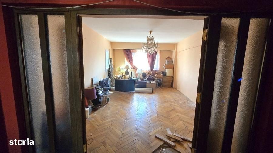 Apartament cu 3 camere decomandat în Ultracentral