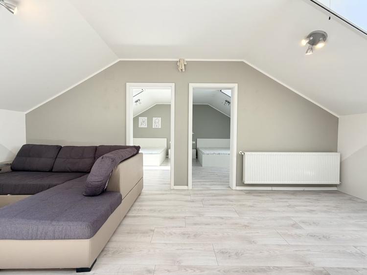 Apartament cu 3 camere decomandat, mobilat în Dumbrăvița
