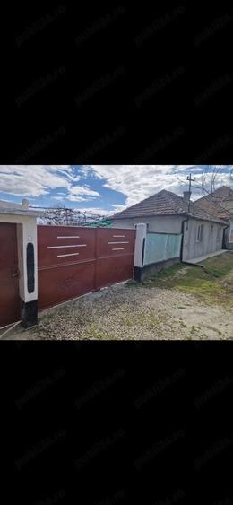Casă cu 2 camere cu Teren 1374 Mp în Iosia