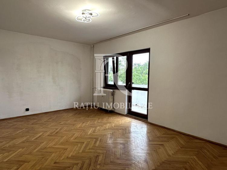 Apartament cu 3 camere decomandat în Lotus